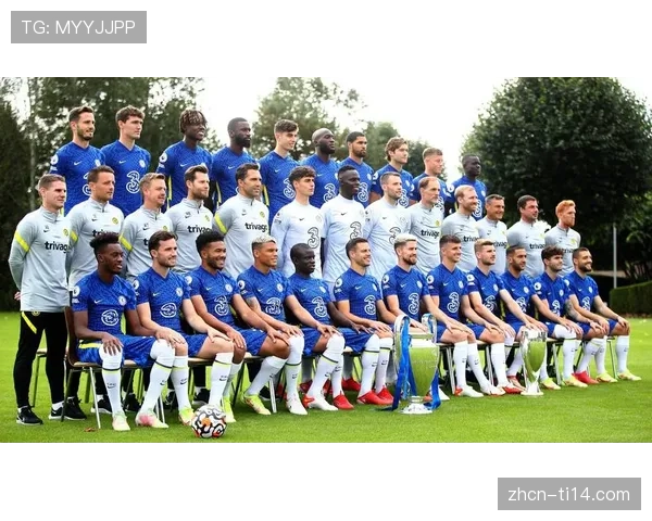 特写:错失绝佳机会后,布伦特福德前锋托尼的赛后加练